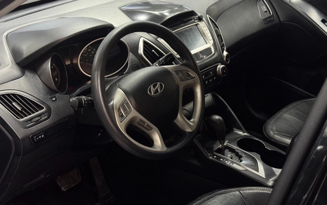 imagem-https://www.socarrao.com.br/sc-vehicle-images-prod/3872751/1789562193331-SU1HXzMzOTcuanBn.jpg
