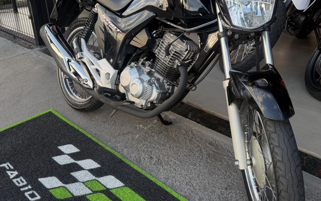 imagem-https://www.socarrao.com.br/sc-vehicle-images-prod/3872753/1789562246523-ODA4MzIyMjEwXzE4MTI1MjI2NDI3ODQyMjQ4XzI1NDIxNzQ0NTI4NDM1Nzc2MTZfbi5qcGc.jpg