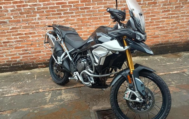 imagem-https://www.socarrao.com.br/sc-vehicle-images-prod/3872882/1789562421556-8481042_2_B_2f00e65846.jpeg