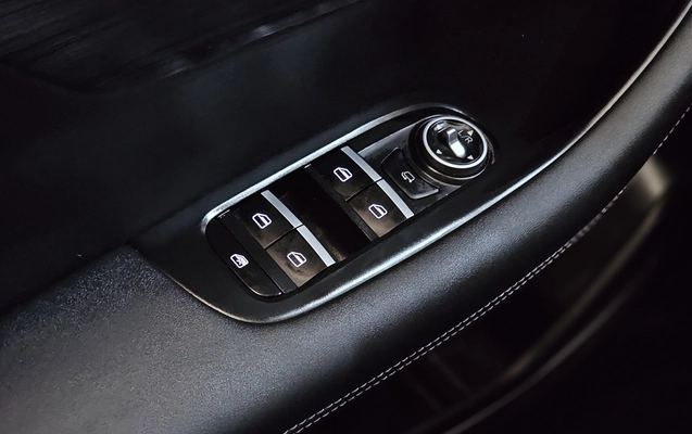 imagem-https://www.socarrao.com.br/sc-vehicle-images-prod/3873018/1789562715620-1_045953.jpg