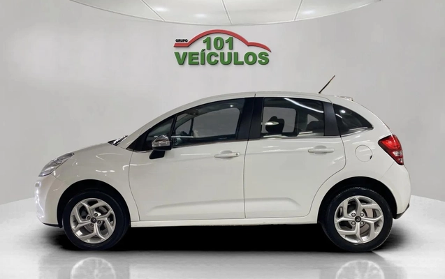 imagem-https://www.socarrao.com.br/sc-vehicle-images-prod/3873036/1789562775951-003_be89e4ee974f926272e715f1a872d898.jpg