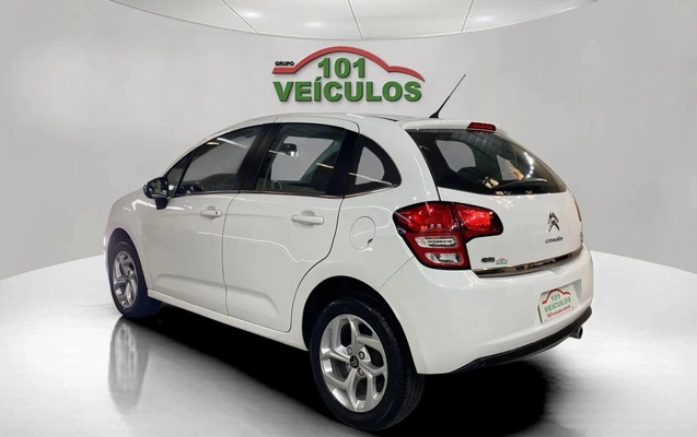 imagem-https://www.socarrao.com.br/sc-vehicle-images-prod/3873036/1789562775953-003_f27616313d48dd236e64ec41107ce4d3.jpg