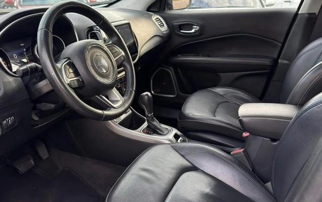 imagem-https://www.socarrao.com.br/sc-vehicle-images-prod/3873442/1789563560271-8480614_8_B_6992b86a33.jpeg