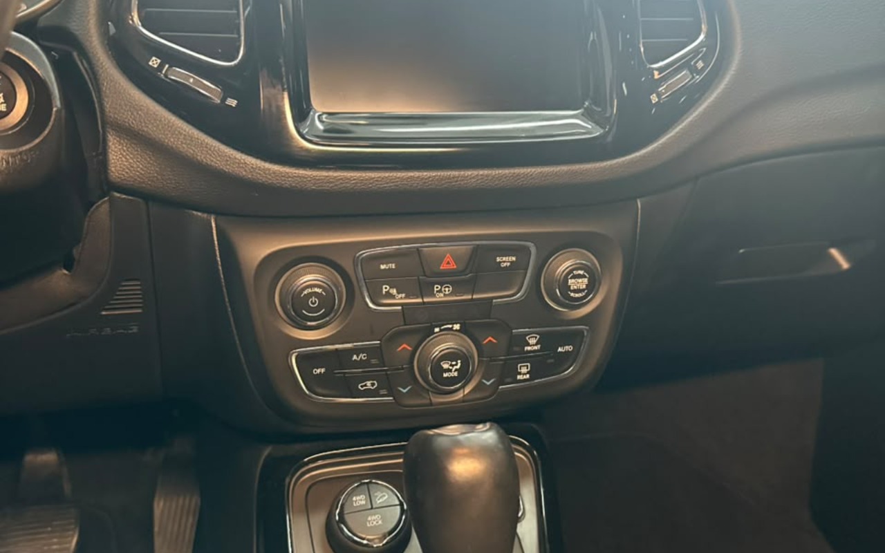 imagem-https://www.socarrao.com.br/sc-vehicle-images-prod/3873731/1789564234949-V2hhdHNBcHAgSW1hZ2UgMjAyNi0wOS0xNSBhdCAxMC4yMi4wNSAoMSkuanBlZw.jpeg
