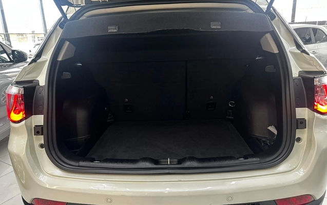imagem-https://www.socarrao.com.br/sc-vehicle-images-prod/3873731/1789564235061-V2hhdHNBcHAgSW1hZ2UgMjAyNi0wOS0xNSBhdCAxMC4yMi4wNSAoMykuanBlZw.jpeg