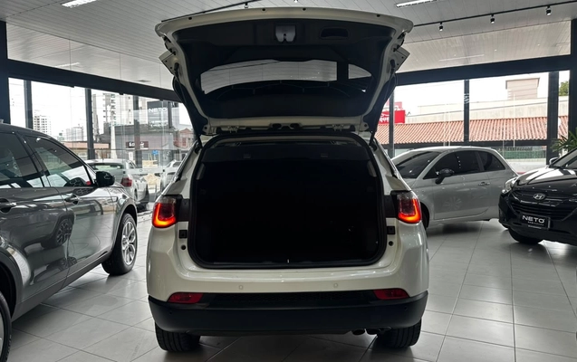 imagem-https://www.socarrao.com.br/sc-vehicle-images-prod/3873731/1789564235136-V2hhdHNBcHAgSW1hZ2UgMjAyNi0wOS0xNSBhdCAxMC4yMi4wNSAoNCkuanBlZw.jpeg