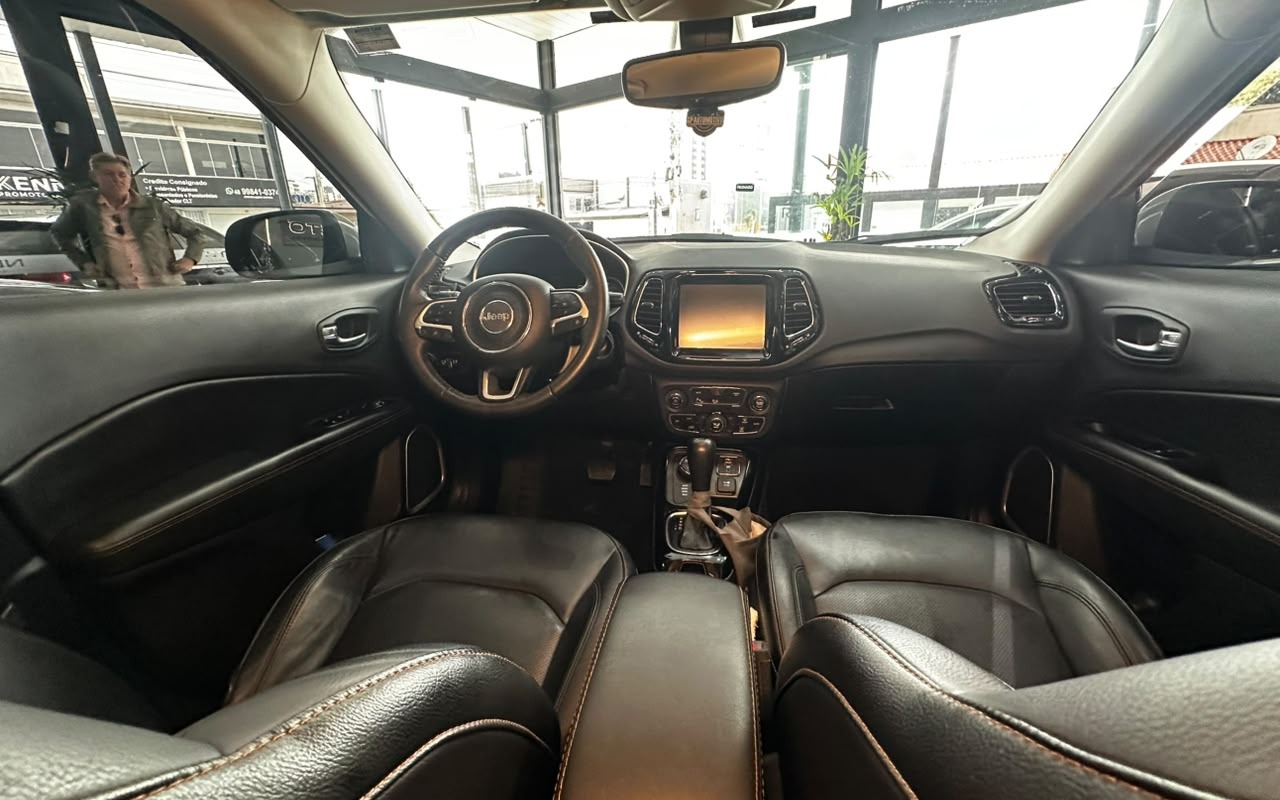 imagem-https://www.socarrao.com.br/sc-vehicle-images-prod/3873731/1789564235776-V2hhdHNBcHAgSW1hZ2UgMjAyNi0wOS0xNSBhdCAxMC4yMi4wNCAoMSkuanBlZw.jpeg