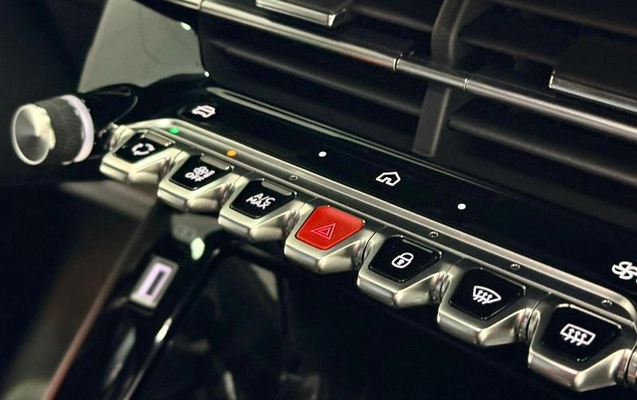 imagem-https://www.socarrao.com.br/sc-vehicle-images-prod/3873877/1789596048500-7923835_15_B_59379a4fb2.jpeg