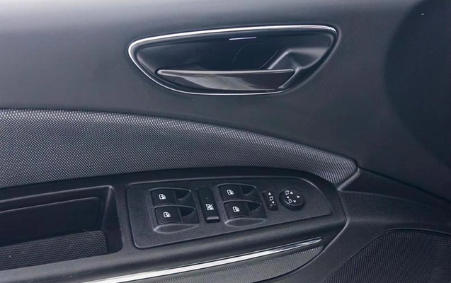 imagem-https://www.socarrao.com.br/sc-vehicle-images-prod/3873935/1789564752739-8368093_20_B_fd26fa393f.jpeg