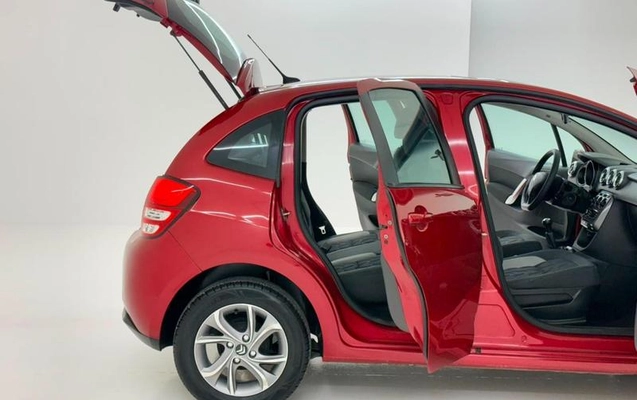 imagem-https://www.socarrao.com.br/sc-vehicle-images-prod/3873946/1789564782552-8387187_10_B_6a5d56e38e.jpeg