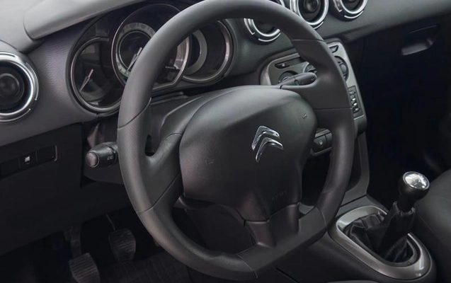 imagem-https://www.socarrao.com.br/sc-vehicle-images-prod/3873946/1789564782563-8387187_11_B_e30e4f07ed.jpeg