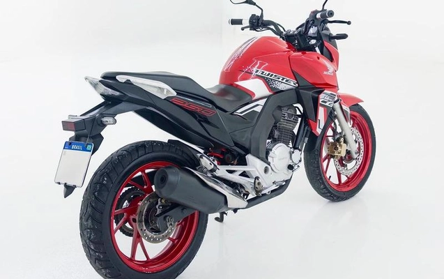 imagem-https://www.socarrao.com.br/sc-vehicle-images-prod/3873955/1789596070864-8320022_1_B_99b7fc16e4.jpeg