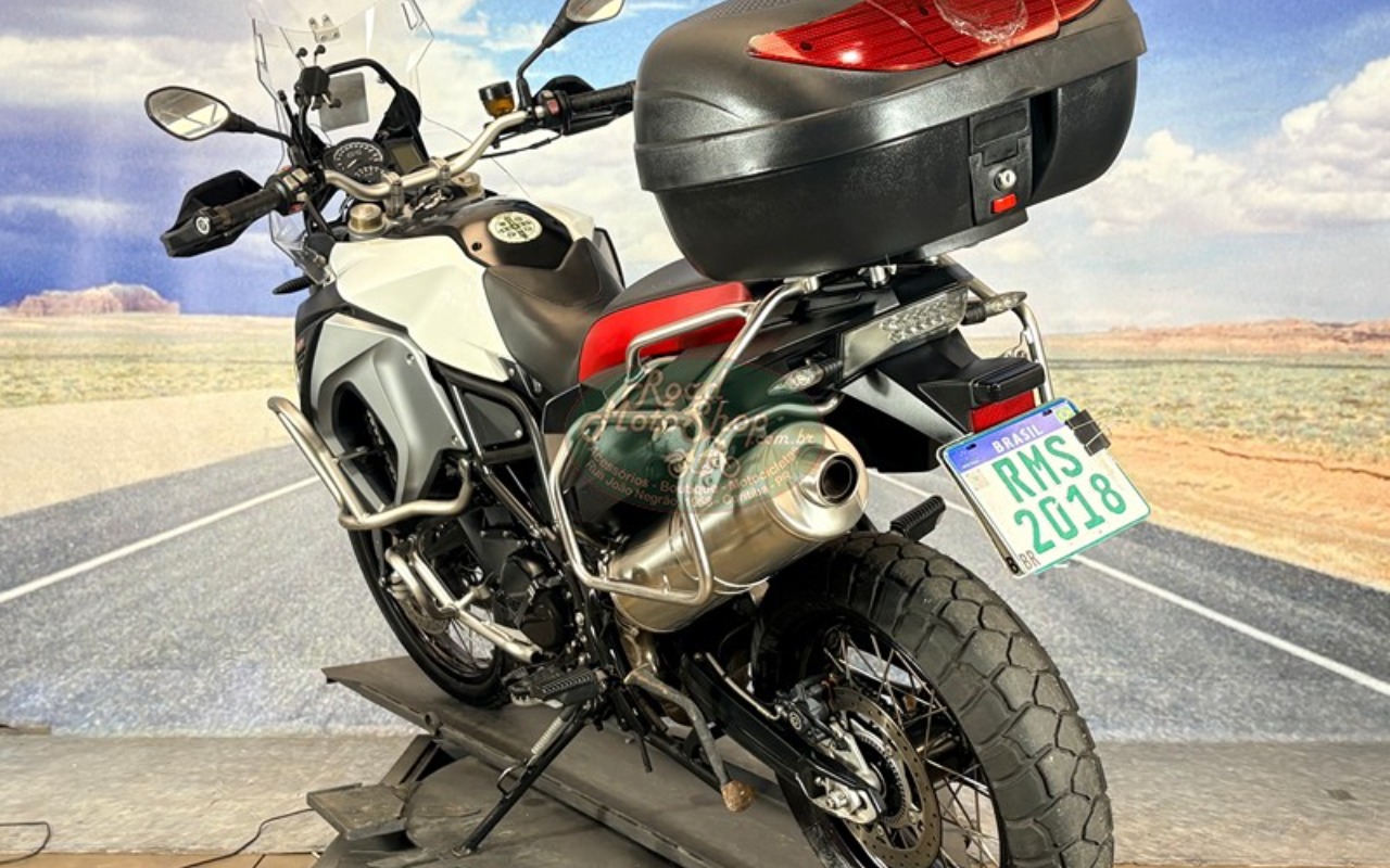 imagem-https://www.socarrao.com.br/sc-vehicle-images-prod/3874005/1789564946119-RjgwMCBBZHZlbnR1cmUgYnJhbmNhXzcuanBn.jpg