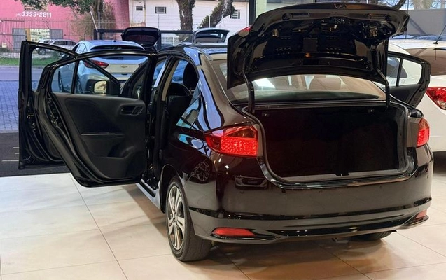 imagem-https://www.socarrao.com.br/sc-vehicle-images-prod/3874072/1789565105050-8151943_9_B_78ba003ccc.jpeg