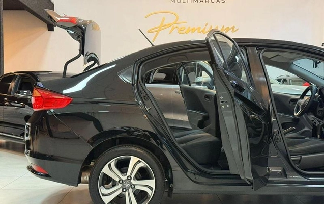 imagem-https://www.socarrao.com.br/sc-vehicle-images-prod/3874072/1789565105060-8151943_14_B_f81e7b55c8.jpeg