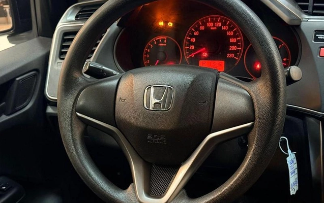 imagem-https://www.socarrao.com.br/sc-vehicle-images-prod/3874072/1789565105073-8151943_13_B_e88702b72f.jpeg