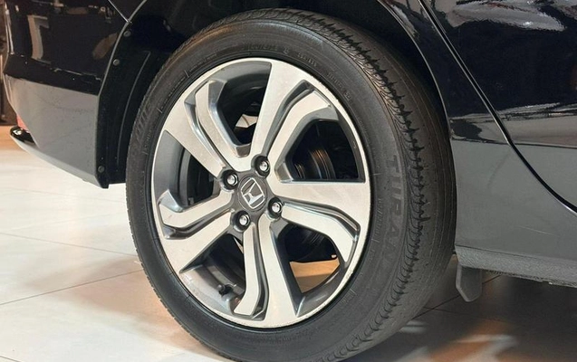 imagem-https://www.socarrao.com.br/sc-vehicle-images-prod/3874072/1789565105079-8151943_18_B_0fec5bfd69.jpeg