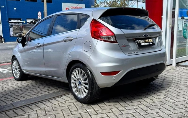 imagem-https://www.socarrao.com.br/sc-vehicle-images-prod/3874089/1789652103321-8478733_13_B_483760a8d3.jpeg