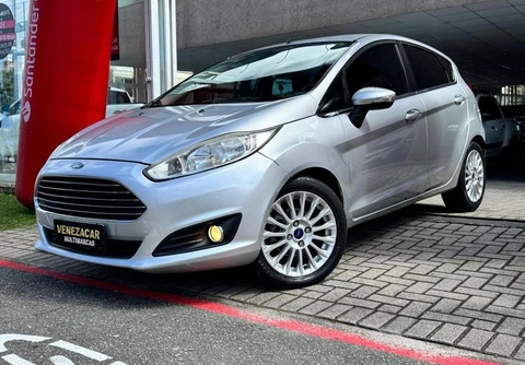 Ford Fiesta 2015 Prata — foto 1 de 3