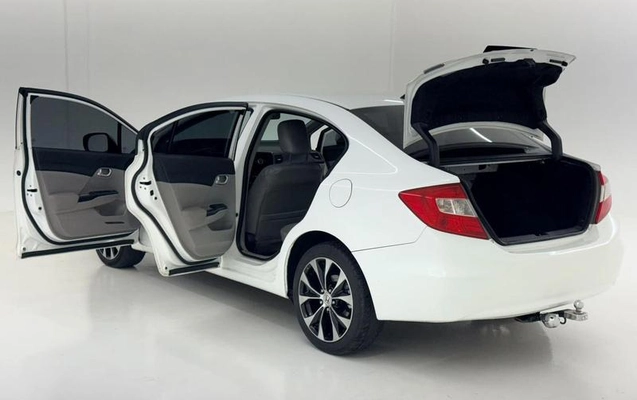 imagem-https://www.socarrao.com.br/sc-vehicle-images-prod/3874105/1789596087789-8411853_11_B_64ce38cf6b.jpeg