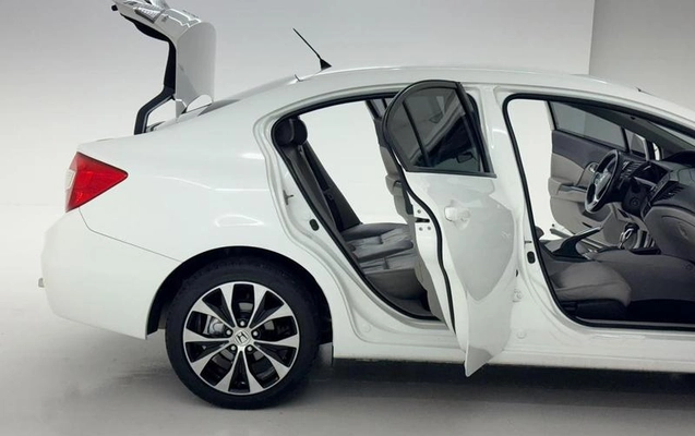 imagem-https://www.socarrao.com.br/sc-vehicle-images-prod/3874105/1789596087795-8411853_8_B_13b8a77267.jpeg