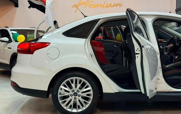 imagem-https://www.socarrao.com.br/sc-vehicle-images-prod/3874293/1789565455010-8193229_10_B_fb1edf7d1c.jpeg