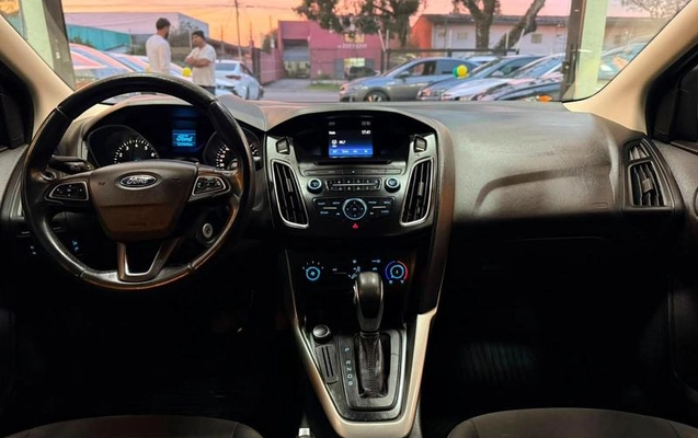imagem-https://www.socarrao.com.br/sc-vehicle-images-prod/3874293/1789565455012-8193229_15_B_d4f1855f3a.jpeg