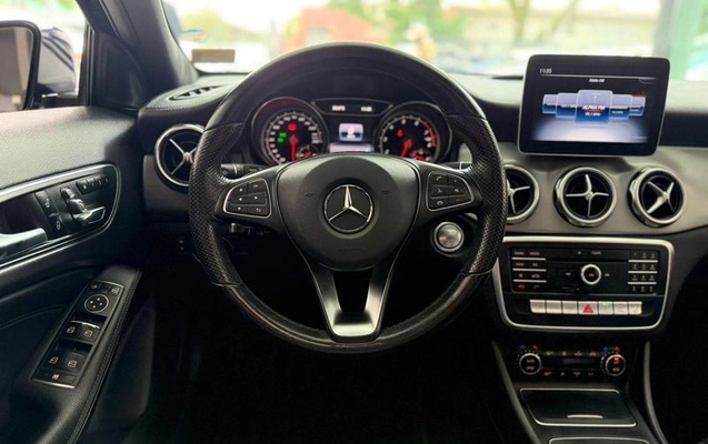imagem-https://www.socarrao.com.br/sc-vehicle-images-prod/3874355/1789565542167-7752137_10_B_38982e5b5c.jpeg