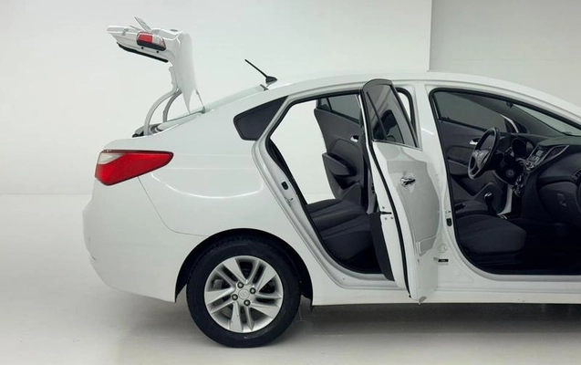 imagem-https://www.socarrao.com.br/sc-vehicle-images-prod/3874393/1789596109784-8425835_7_B_fdd281da32.jpeg