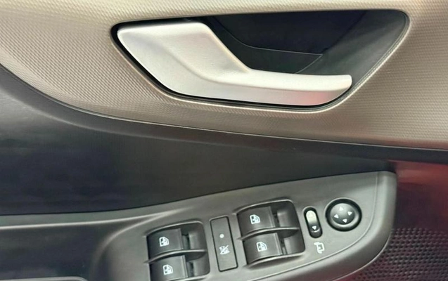 imagem-https://www.socarrao.com.br/sc-vehicle-images-prod/3874579/1789565917184-8234751_16_B_5a0d4f3f23.jpeg