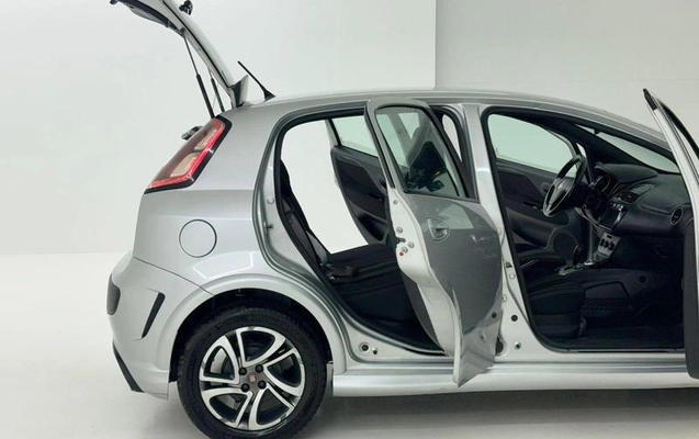 imagem-https://www.socarrao.com.br/sc-vehicle-images-prod/3874599/1789565937075-8378467_8_B_6b90a199fe.jpeg