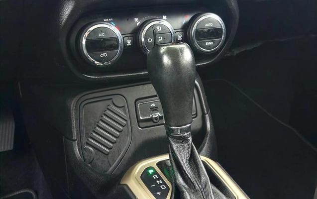 imagem-https://www.socarrao.com.br/sc-vehicle-images-prod/3874621/1789664462962-8426060_14_B_1472657cf4.jpeg