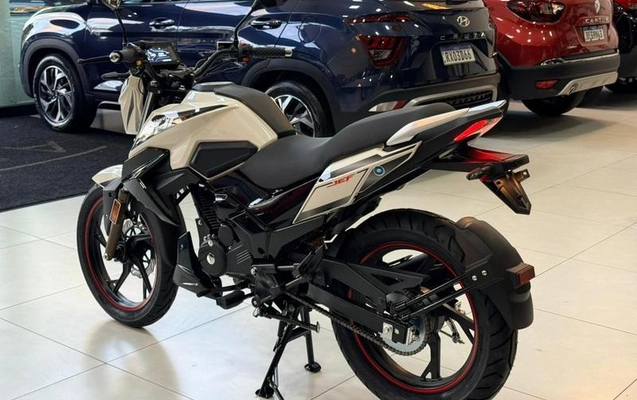 imagem-https://www.socarrao.com.br/sc-vehicle-images-prod/3874686/1789566067663-8052309_0_B_cbfded8429.jpeg