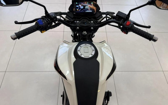 imagem-https://www.socarrao.com.br/sc-vehicle-images-prod/3874686/1789566067683-8052309_3_B_3c875493a8.jpeg