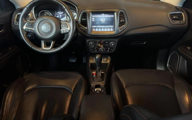 imagem-https://www.socarrao.com.br/sc-vehicle-images-prod/3874697/1789566272188-8476734_9_B_3a3d860895.jpeg
