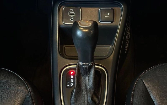 imagem-https://www.socarrao.com.br/sc-vehicle-images-prod/3874697/1789566272196-8476734_13_B_4eea211832.jpeg