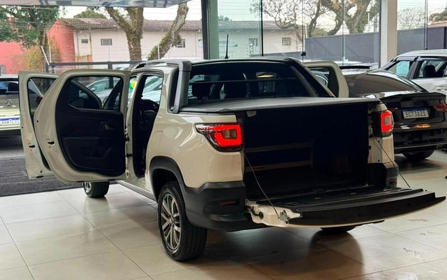 imagem-https://www.socarrao.com.br/sc-vehicle-images-prod/3874737/1789566170063-8231377_8_B_b99f8f8fb3.jpeg