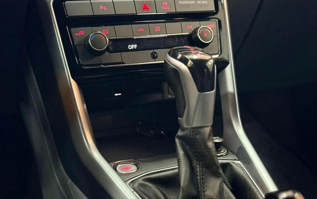 imagem-https://www.socarrao.com.br/sc-vehicle-images-prod/3874777/1789566251549-8005129_16_B_c425641dbb.jpeg
