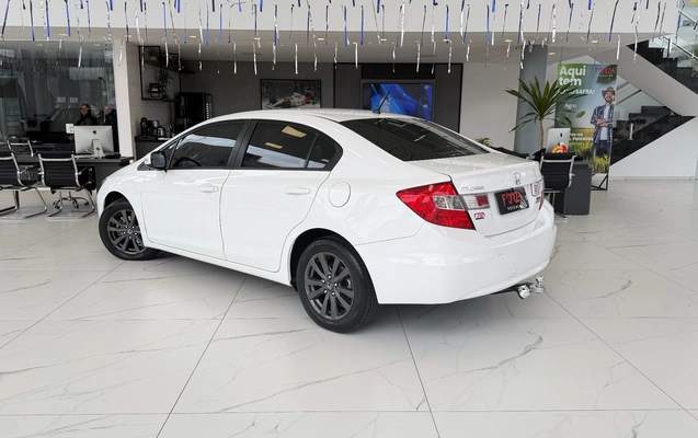 imagem-https://www.socarrao.com.br/sc-vehicle-images-prod/3875038/1789566668666-e6dd642bb915437db97eb674ef8ef434_1789566599902.jpg