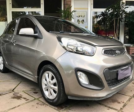 Kia Picanto 2012 Cinza — foto 1 de 3