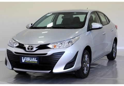 Toyota Yaris 2022 Prata — foto 1 de 3