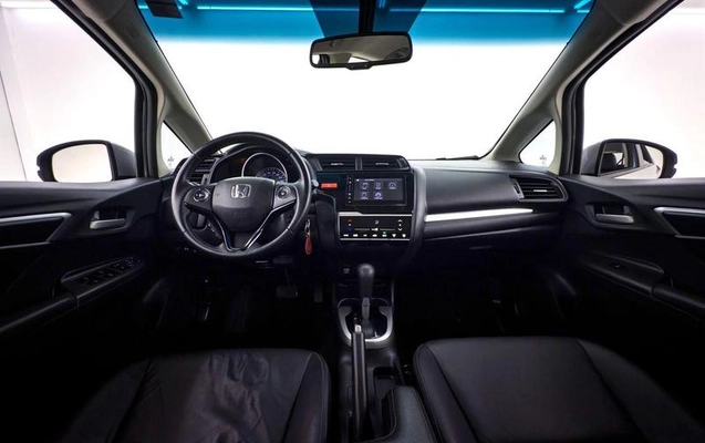 imagem-https://www.socarrao.com.br/sc-vehicle-images-prod/3875274/1789567066958-8377233_11_B_2f7882cae0.jpeg