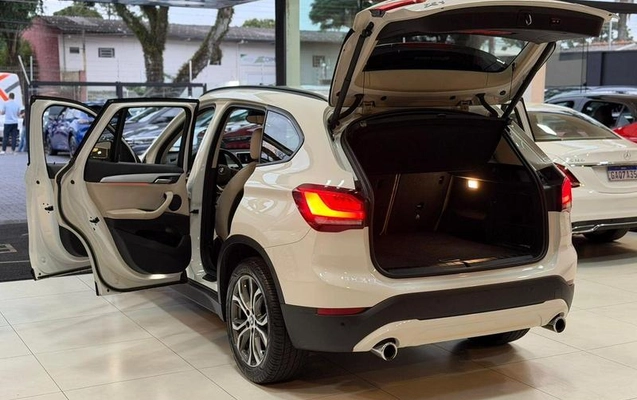 imagem-https://www.socarrao.com.br/sc-vehicle-images-prod/3875301/1790103300452-7819809_6_B_af2ca43feb.jpeg