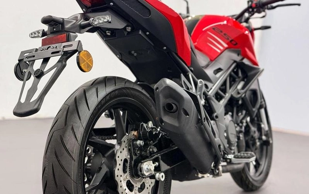 imagem-https://www.socarrao.com.br/sc-vehicle-images-prod/3875340/1789567228104-8036893_8_B_6af4335401.jpeg