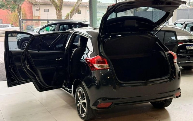 imagem-https://www.socarrao.com.br/sc-vehicle-images-prod/3875346/1789567246419-8148386_10_B_fb1d12bee0.jpeg