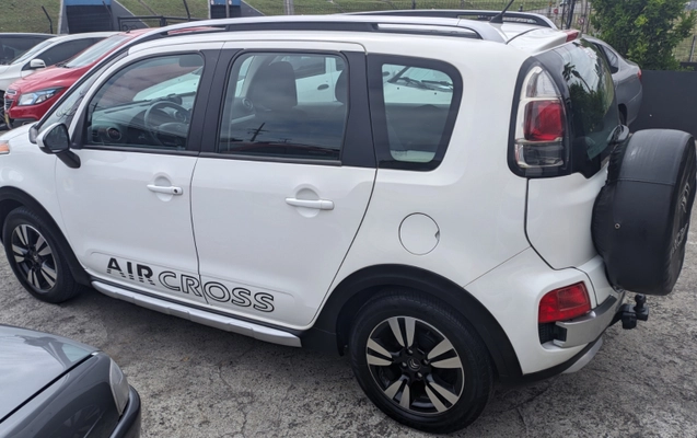 imagem-https://www.socarrao.com.br/sc-vehicle-images-prod/3875544/1789567642844-app-photos-HcIi4ObBSXe33IZDJGL4tdhtlBXD66z2.jpg