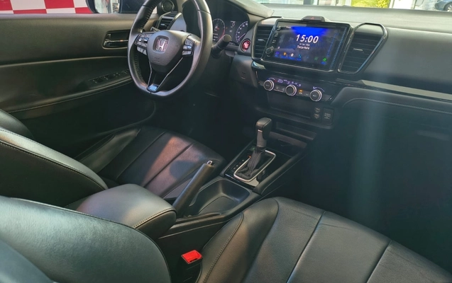 imagem-https://www.socarrao.com.br/sc-vehicle-images-prod/3875993/1789568527149-vQIXjn2F2CbZV8ktyrKXZKL5fg8GiVCE.jpg
