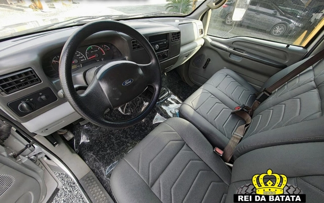 imagem-https://www.socarrao.com.br/sc-vehicle-images-prod/3876396/1789569349500-Ni0xLmpwZw.jpg