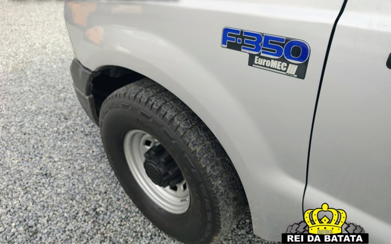 imagem-https://www.socarrao.com.br/sc-vehicle-images-prod/3876396/1789569349716-OS5qcGc.jpg