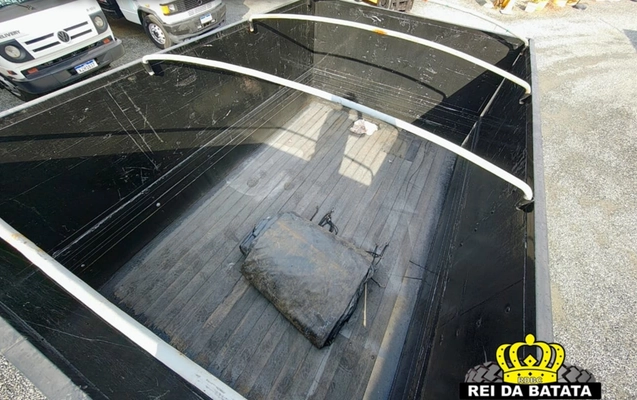 imagem-https://www.socarrao.com.br/sc-vehicle-images-prod/3876396/1789569349769-MTAuanBn.jpg